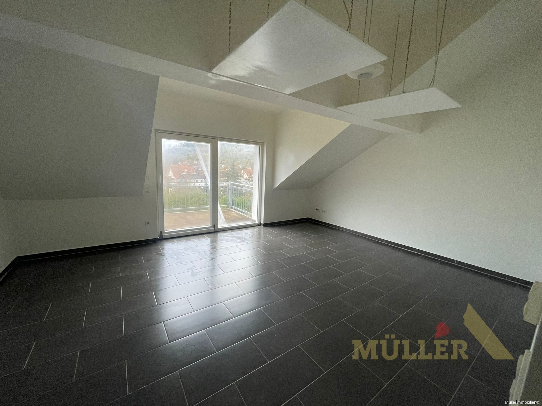 moderne-dachgeschosswohnung-im-charmanten-ueberherrn-ortsteil-altforweiler
