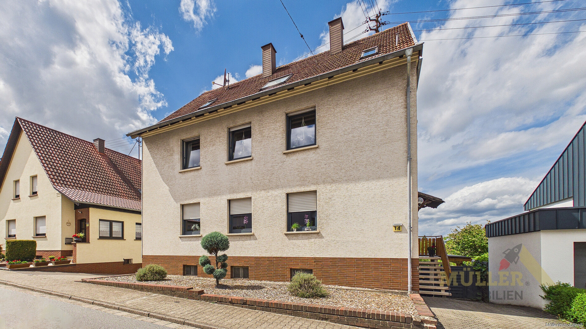 gepflegtes-zweifamilienhaus-mit-2-wohneinheiten---ideal-fuer-kapitalanleger-und-grosse-familien