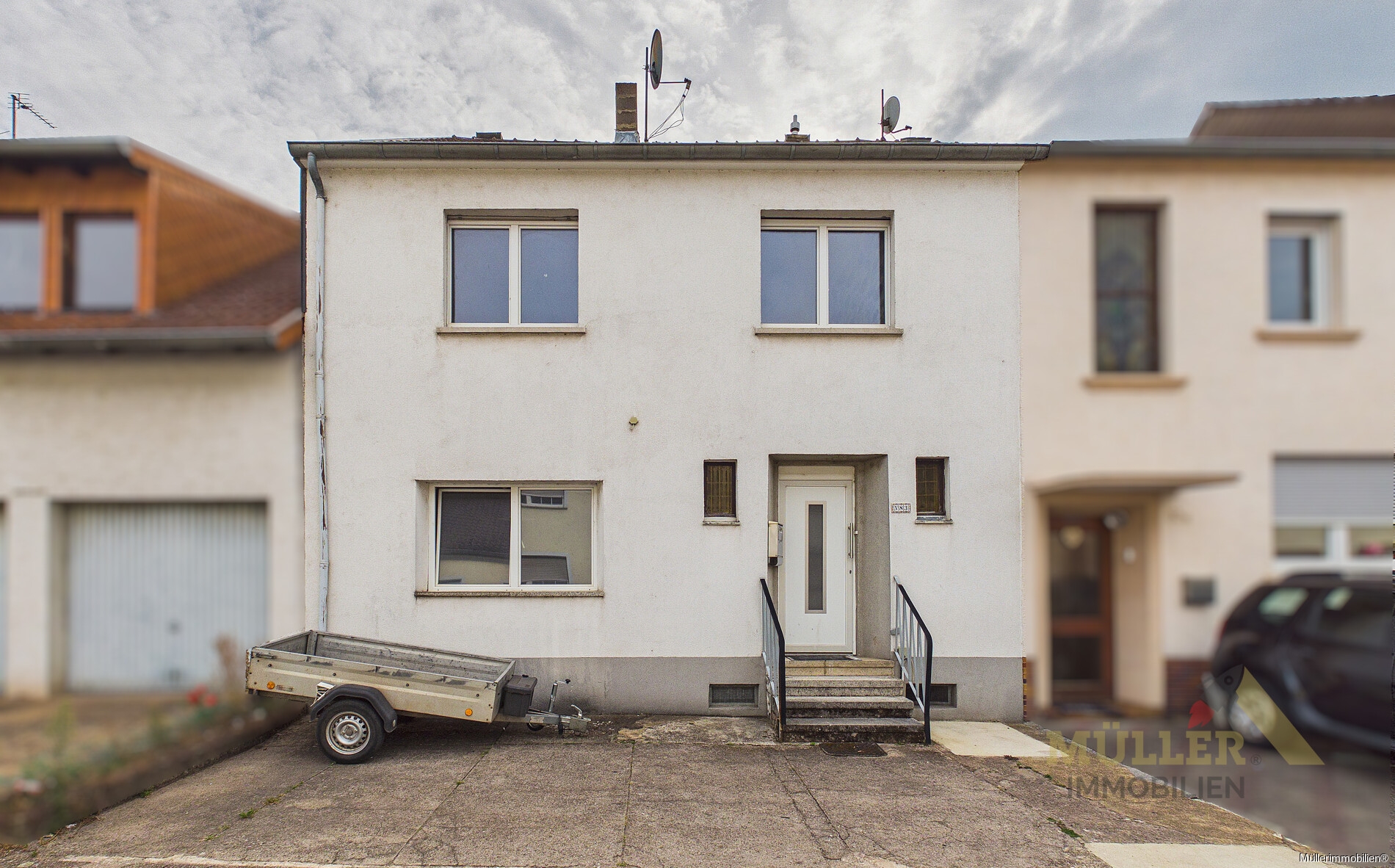 reihenmittelhaus-in-ensdorf-mit-9-zkb-auf-155-m2-wohnflaeche-ideal-fuer-grosse-familien