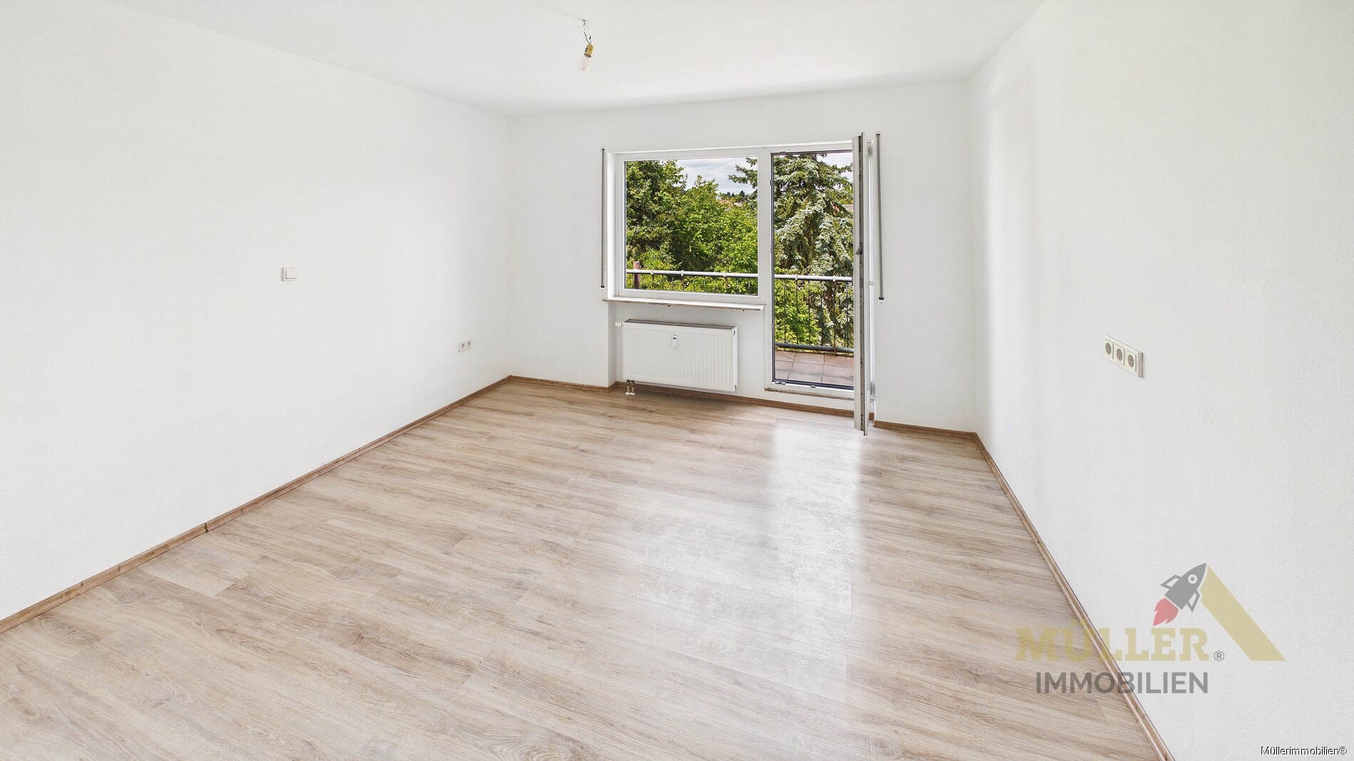 helle-2-zimmer-kueche-bad-wohnung-mit-2-balkone-in-zentraler-lage-von-schwalbach