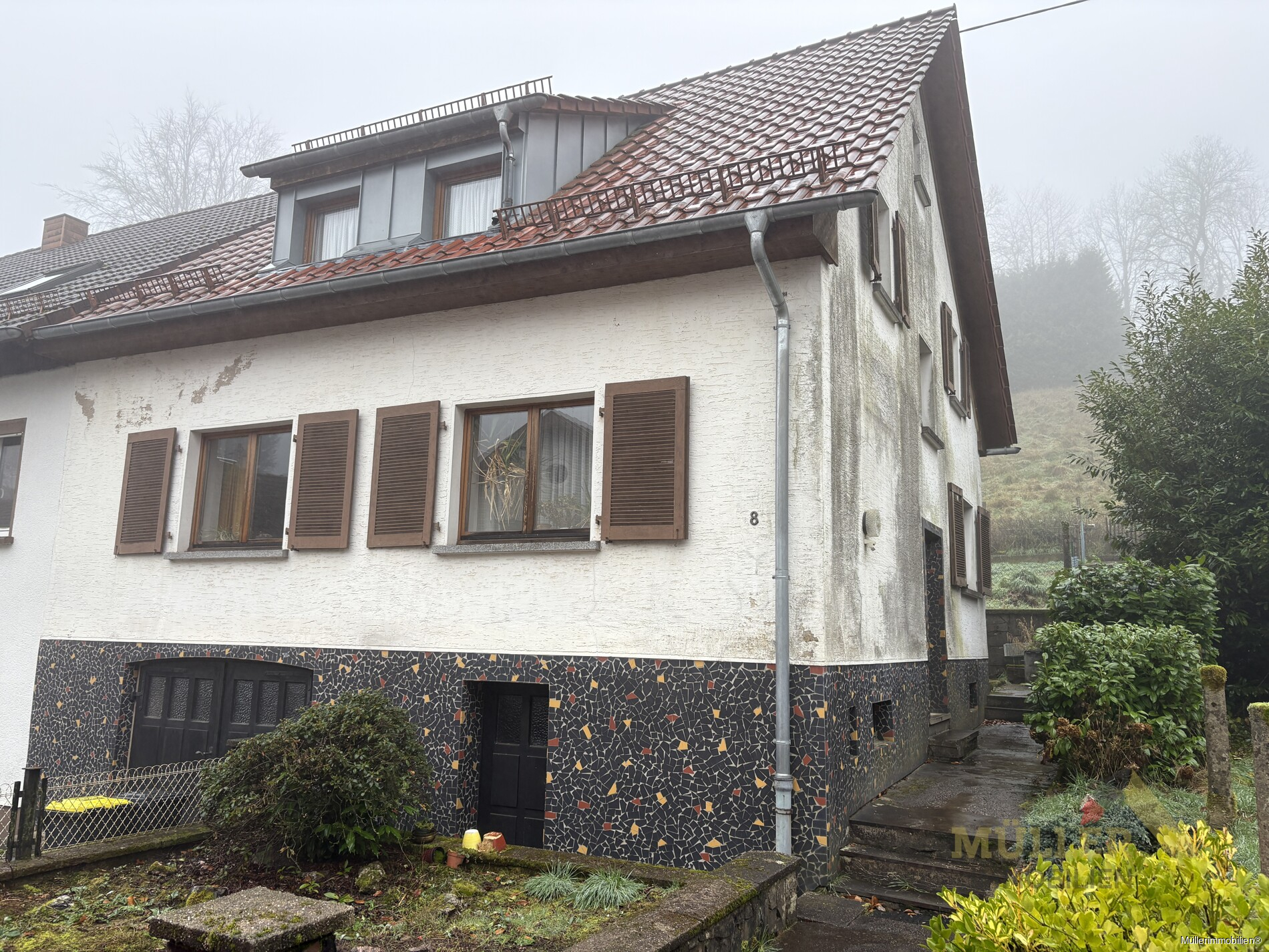 einfamilienhaus-mit-garten-und-garage-sucht-neue-bewohner